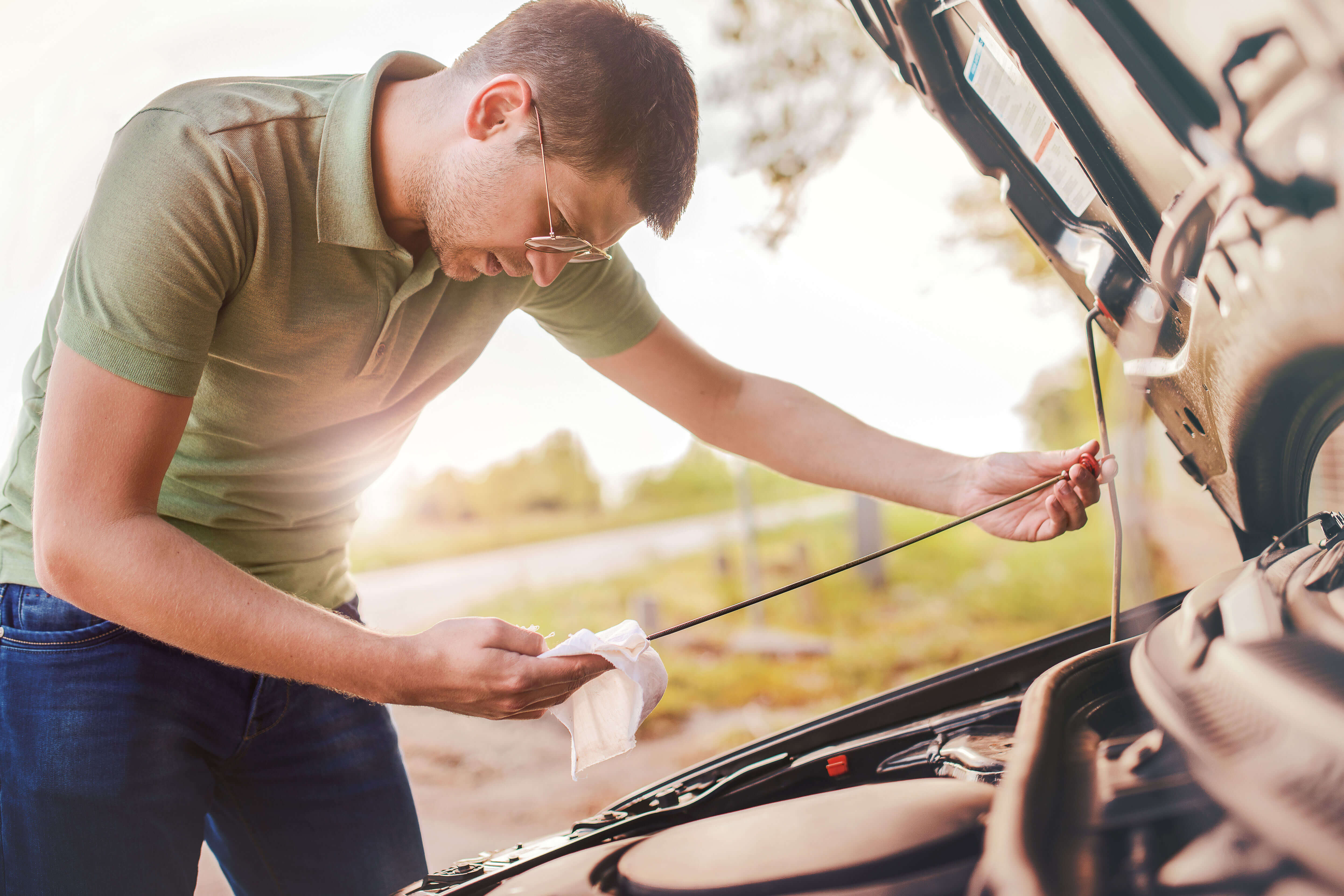 Tecnic Driving Schools give you five tips on how to properly maintain a vehicle.